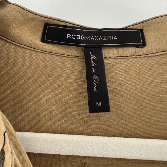 BCBGmaxazria Shirtdress Size M khaki green w/navy top stitch - Picture 3 of 6